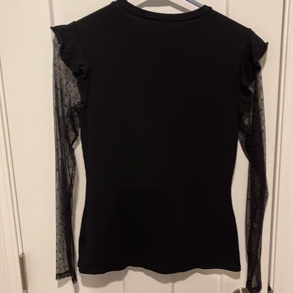 Women’s shirt, express size small - Picture 4 of 6